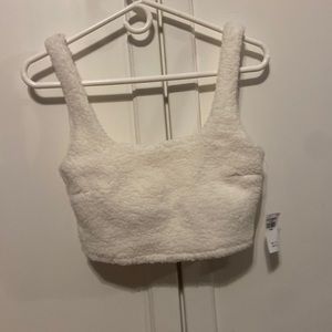 hollister fluffy white/cream cropped tank
